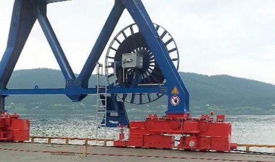 Cuộn dây dẫn động bằng động cơ Cuộn ống có thể thu vào Trống cuộn cáp 250A Dành cho các ứng dụng có công suất trên 100 kW